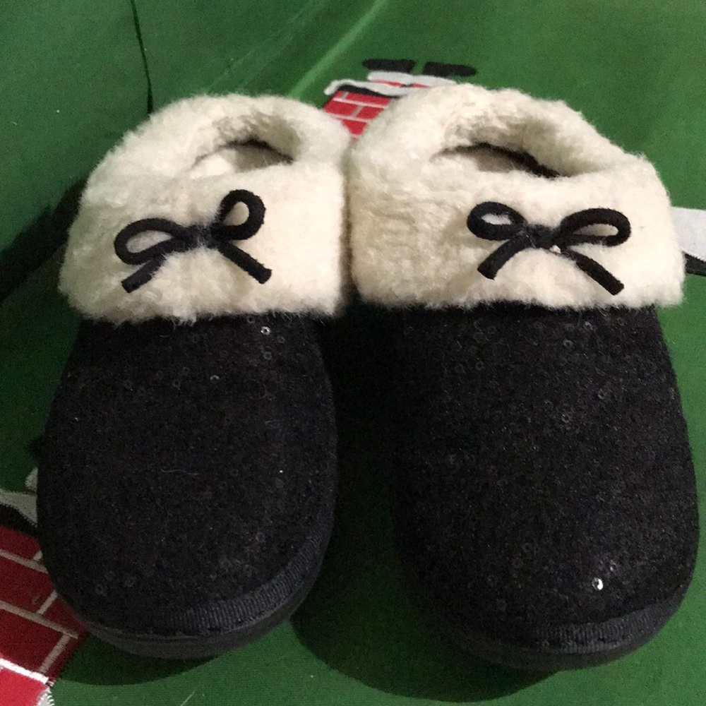 FitFlop Black Fleece Lined Mules . New